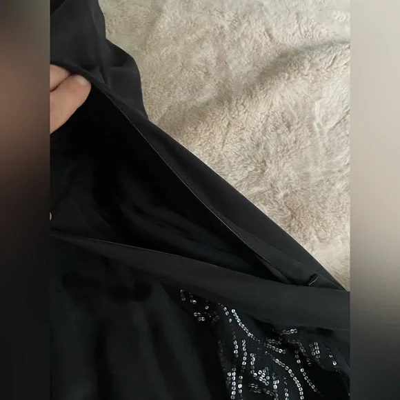 BCBGMaxAzria Black Sleeveless V-Neck dress. Sequin detail - Picture 8 of 8